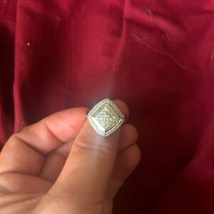 White gold dinner ring with diamonds